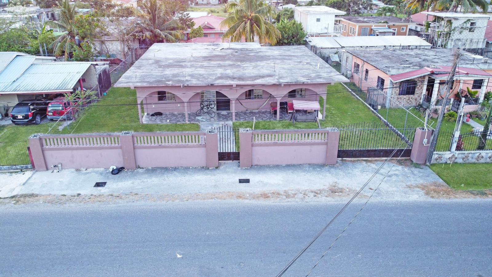 Charming 4-Bedroom Home in Orange Walk Town — photo 1