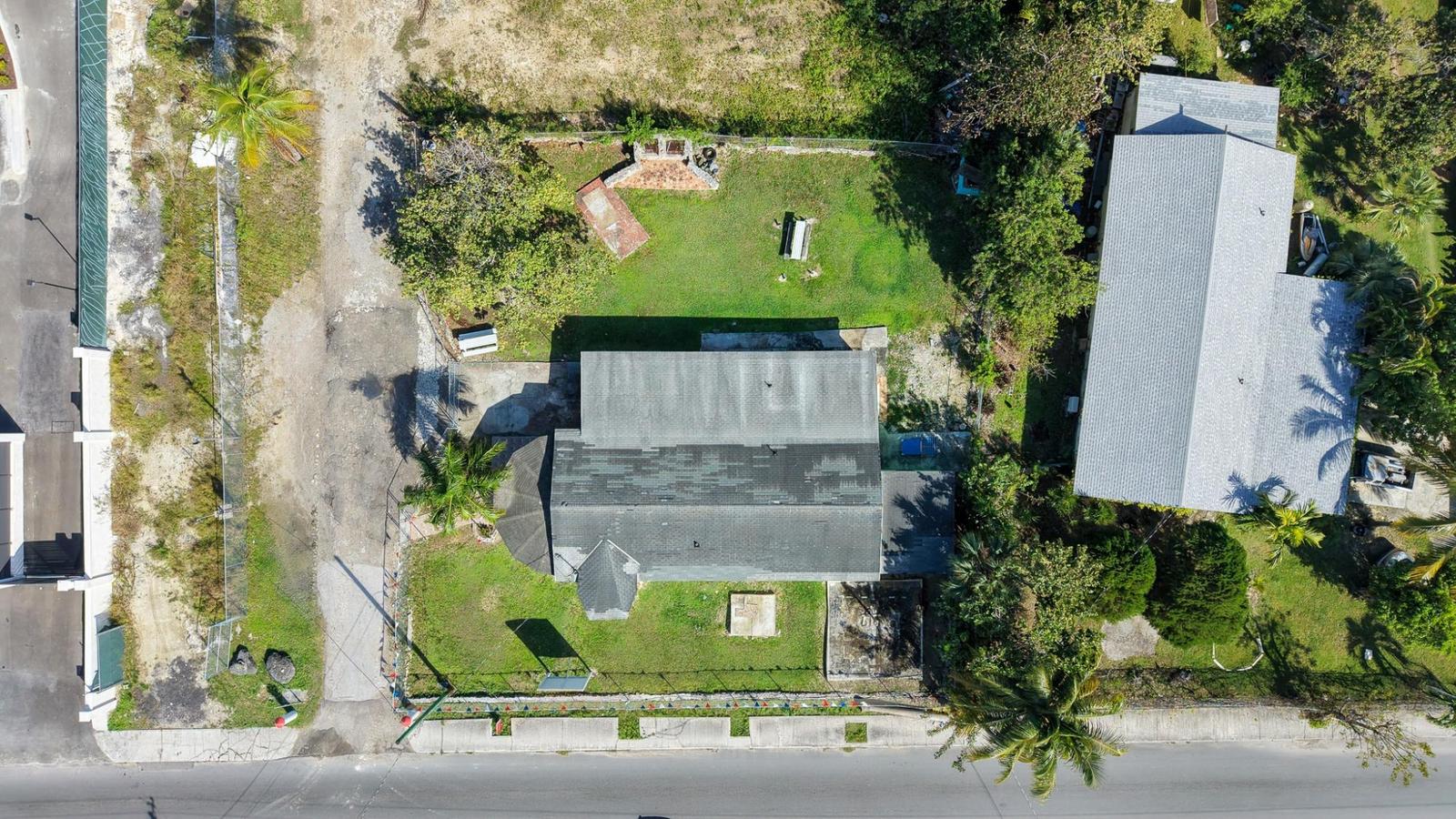 4 bedroom Residence for sale — GOLDEN ISLES SUBDIVISION in Nassau / New Providence, The Bahamas — photo 3