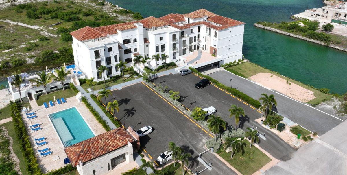 Ground Floor 2 Bedroom Residence with Private Outdoor Waterfront Living In Cap Cana — photo 2