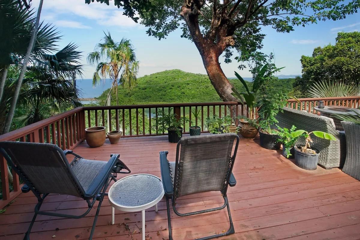 Charming Bungalow with Ocean View — photo 4