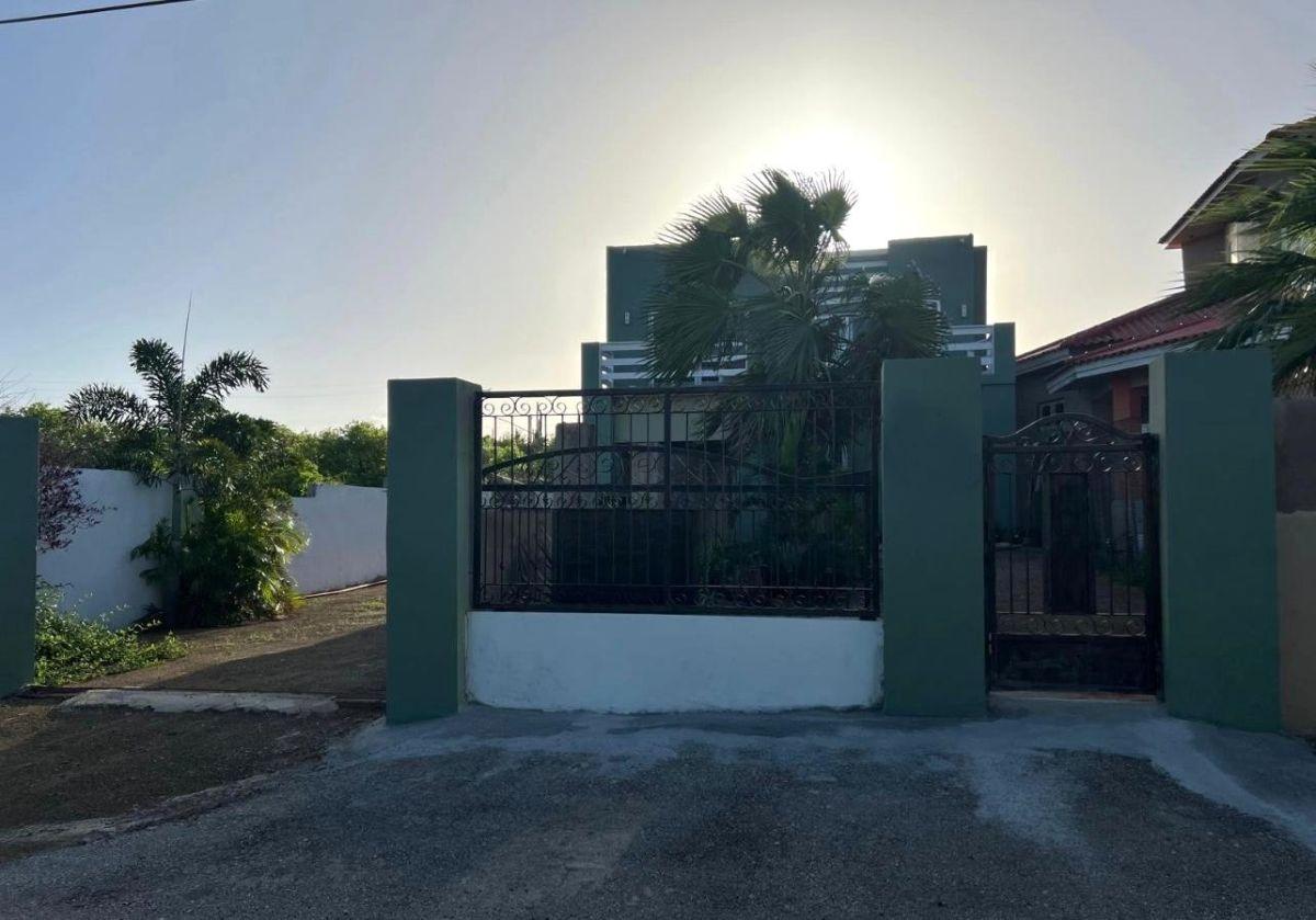 4 bedroom house for rent in Barber, Curaçao — photo 1