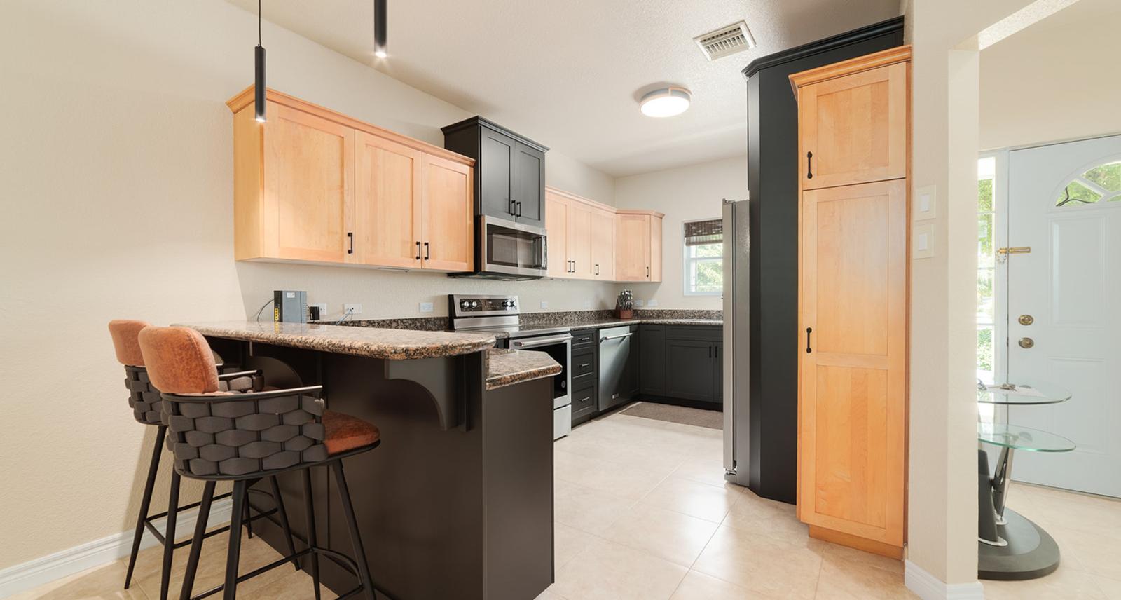 Beautifully Renovated Multi-Level Townhome in South Sound — photo 4