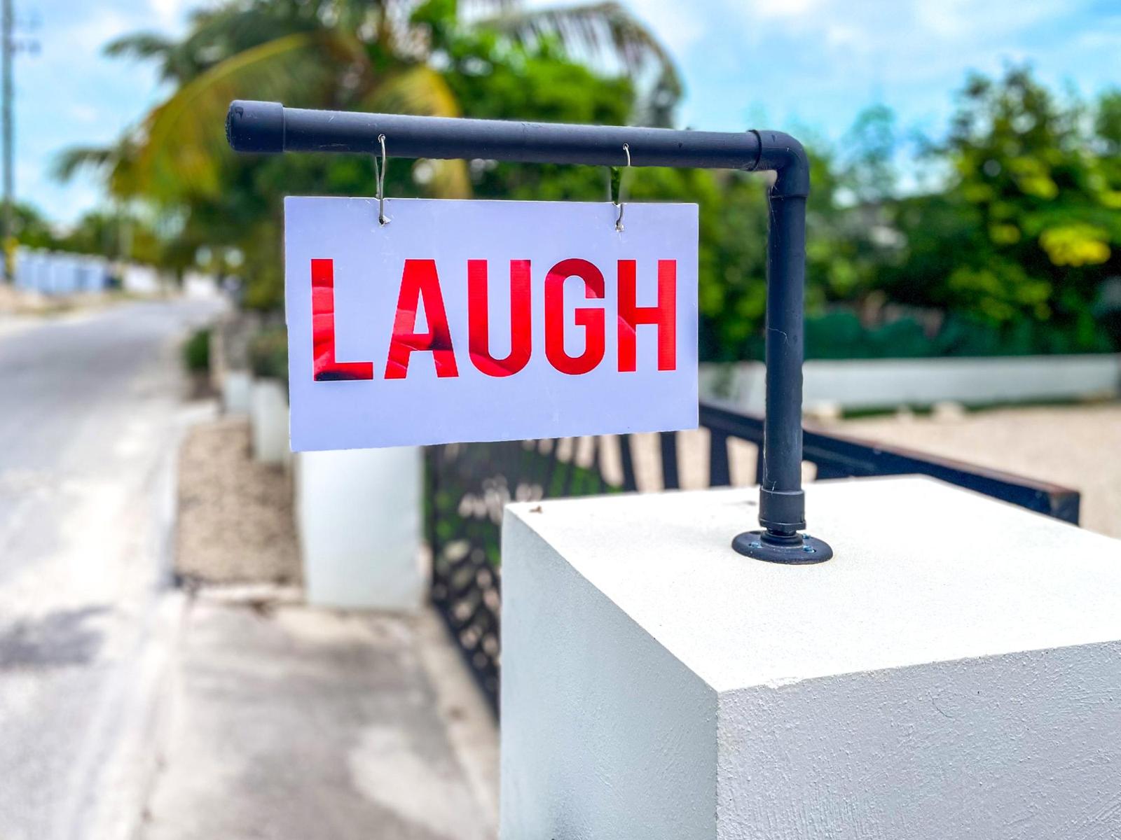 LIVE LOVE LAUGH — photo 3