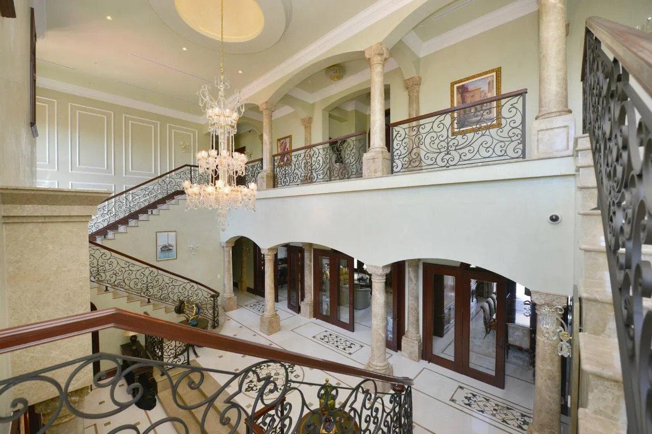 Krystal House — photo 5