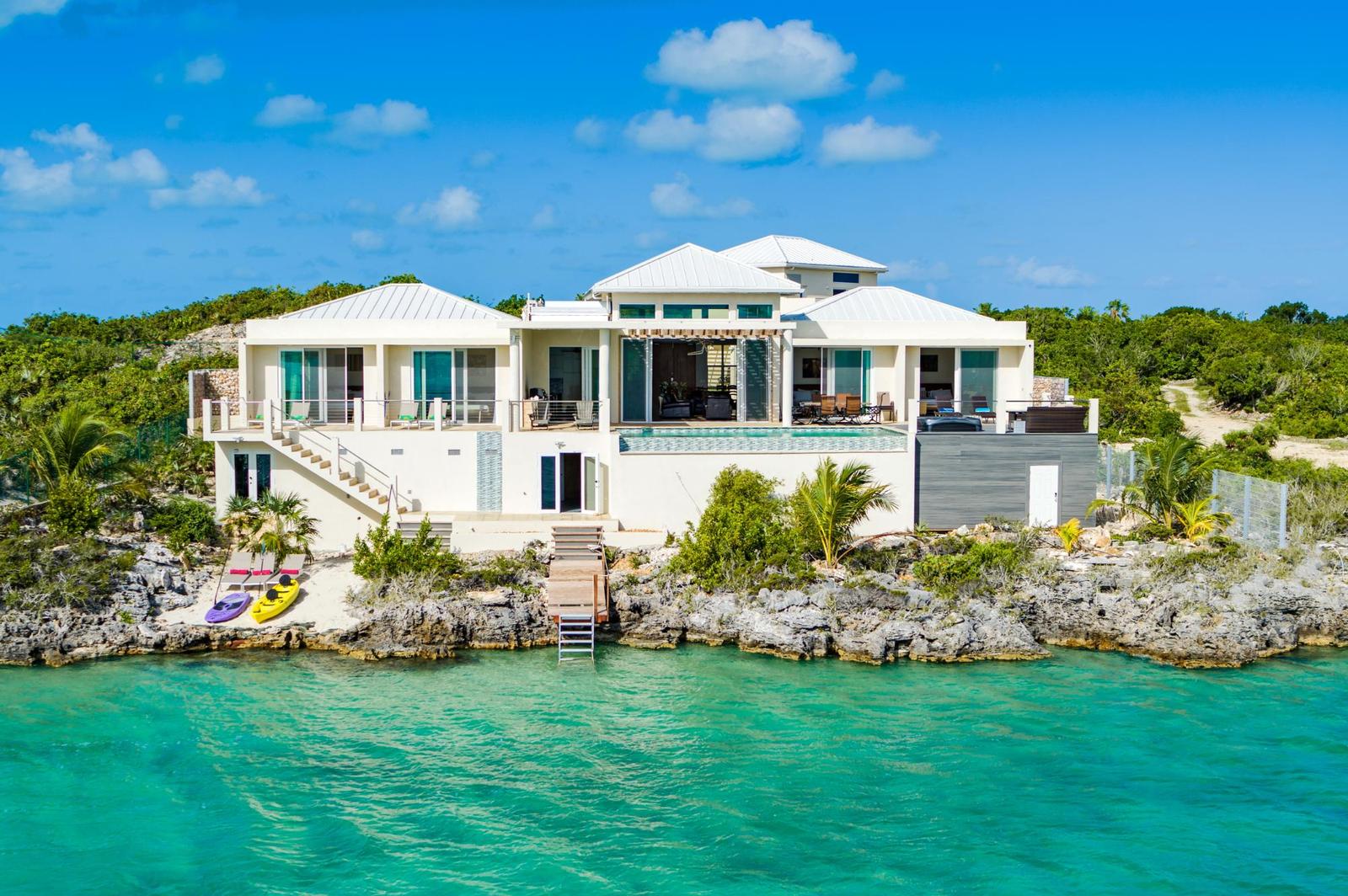 4 Bedroom Villa in Chalk Sound, Providenciales — photo 4