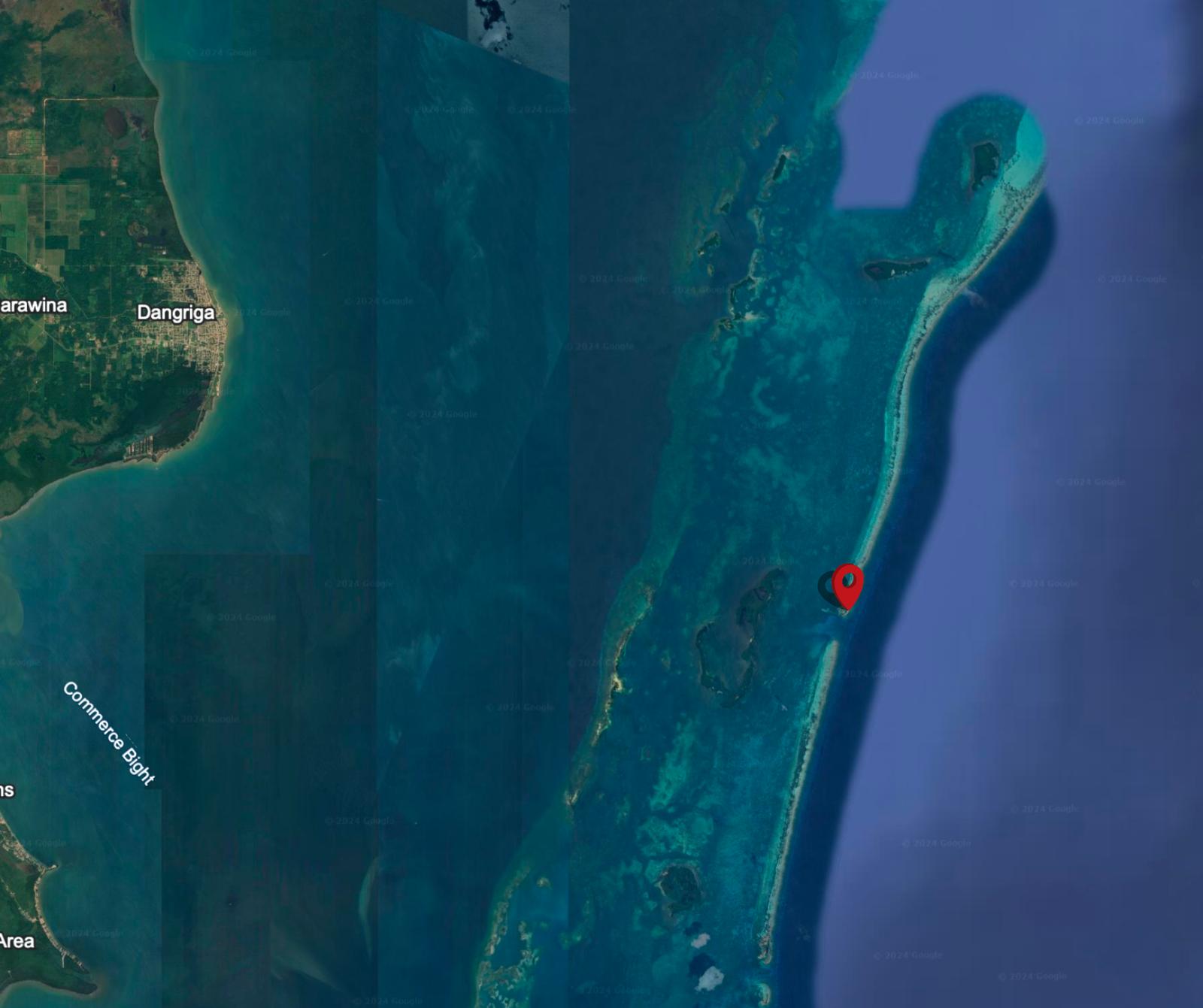 Island Oasis: Prime Interior Lot on Tobacco Caye — photo 3