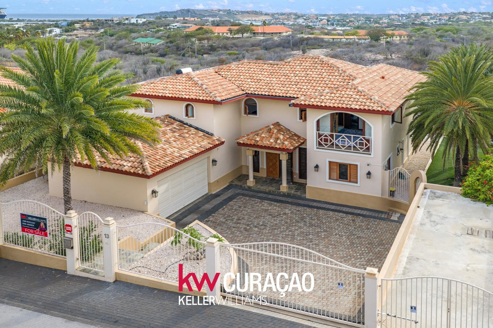 7 Bedroom Home with Spanish Water Views in Jan Sofat, Curaçao — photo 2