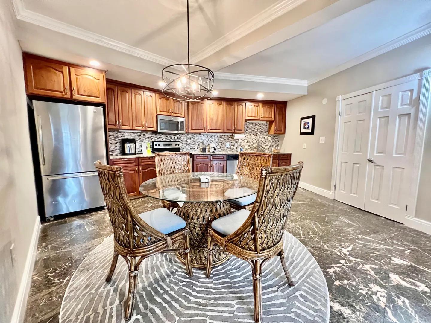 2 Bed / 1.5 Bath — photo 2