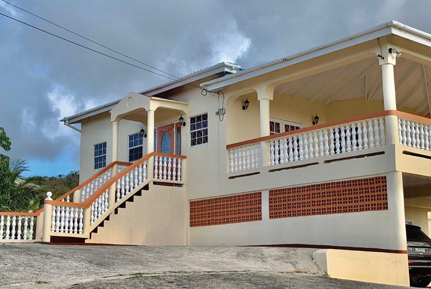 Hilltop Haven with Ocean Views — photo 4