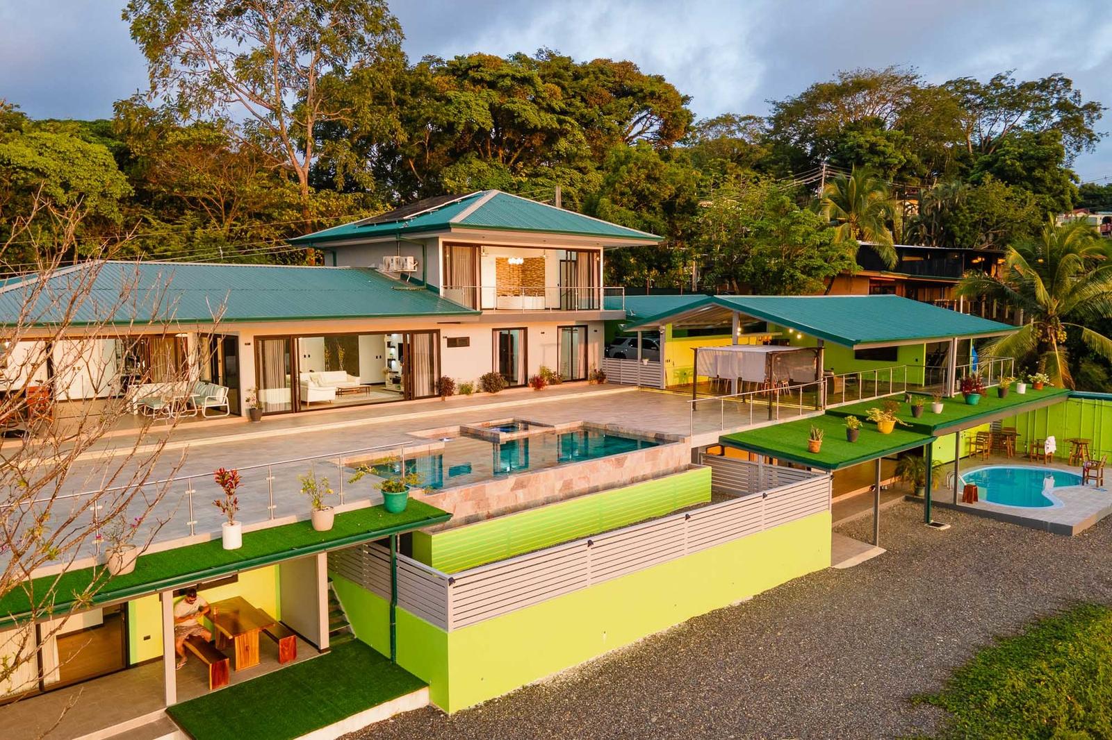 10 Bedroom Luxury Villa for Sale, Manuel Antonio, Puntarenas, Costa Rica — photo 2