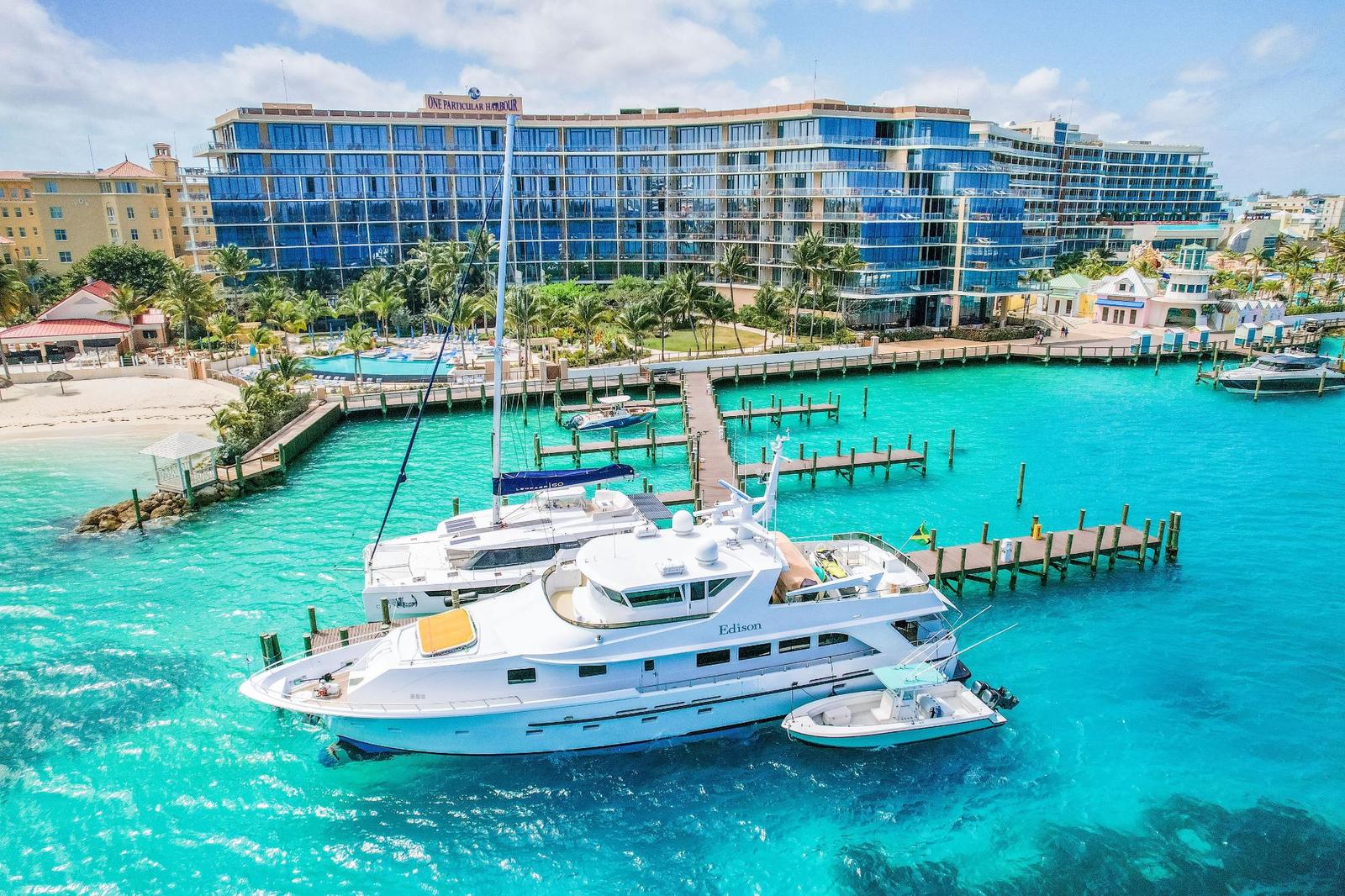 3 Bedroom Apartment for Sale in ONE PARTICULAR HARBOUR, Nassau / New Providence, The Bahamas — photo 2