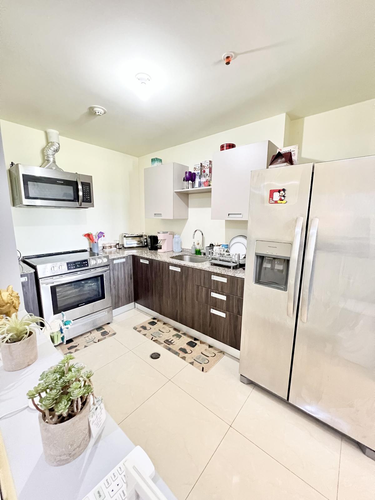 3 Bedroom 2.5 Bathroom Enclave Apartment For Sale — photo 3
