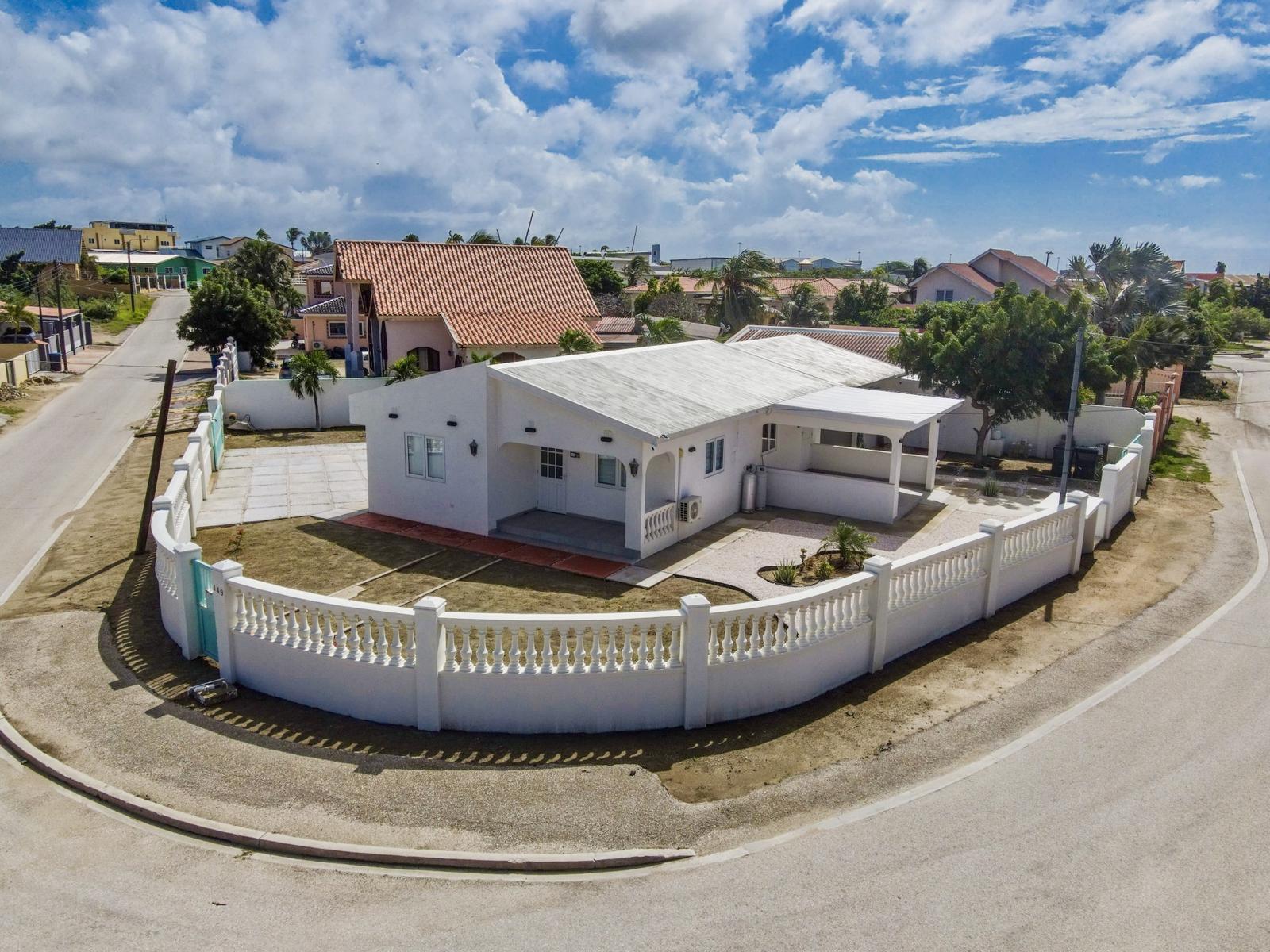 Sabana Blanco Suites House/Villa For Sale — photo 1
