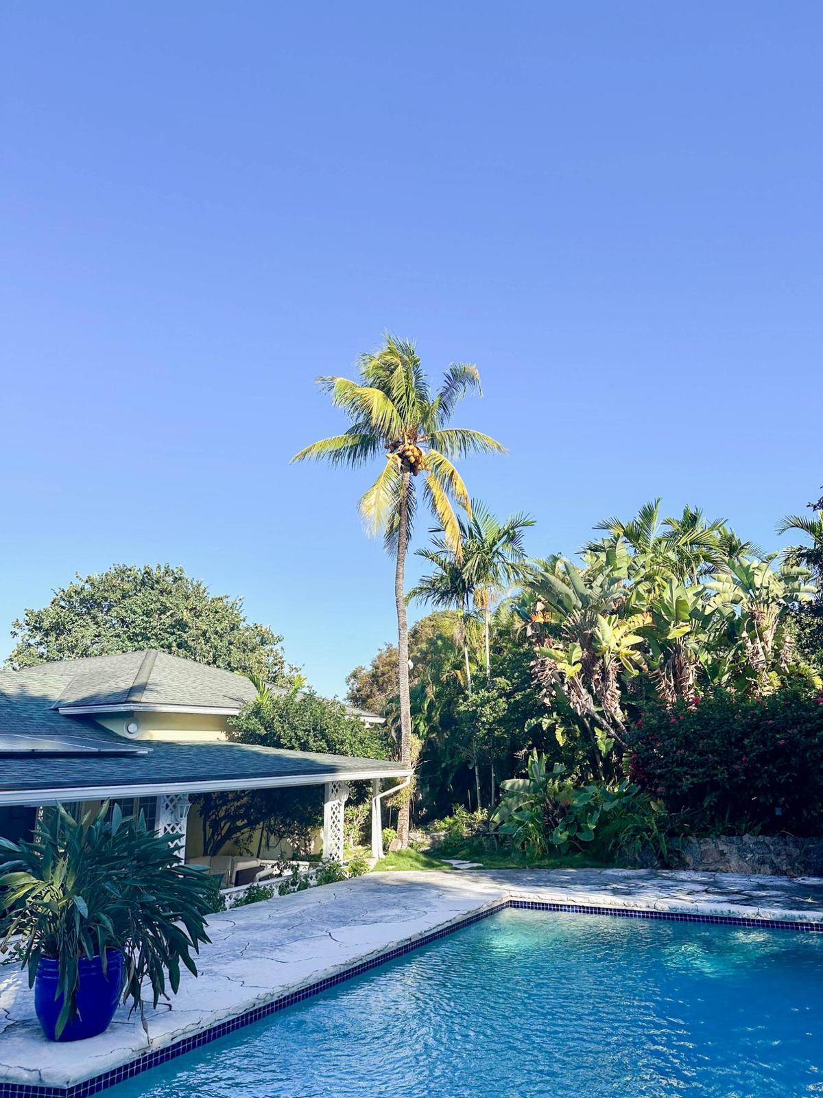 6 Bedroom Residence for Sale at 10 Poinciana Drive — photo 2