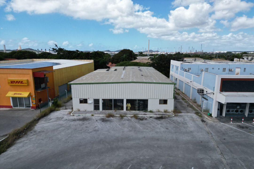 Prime Commercial Property in Strategic Location for Sale — photo 1