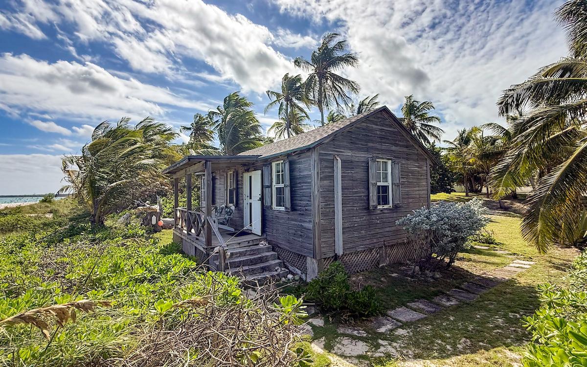 Senza Nome, A Historic Beachfront Estate — photo 4