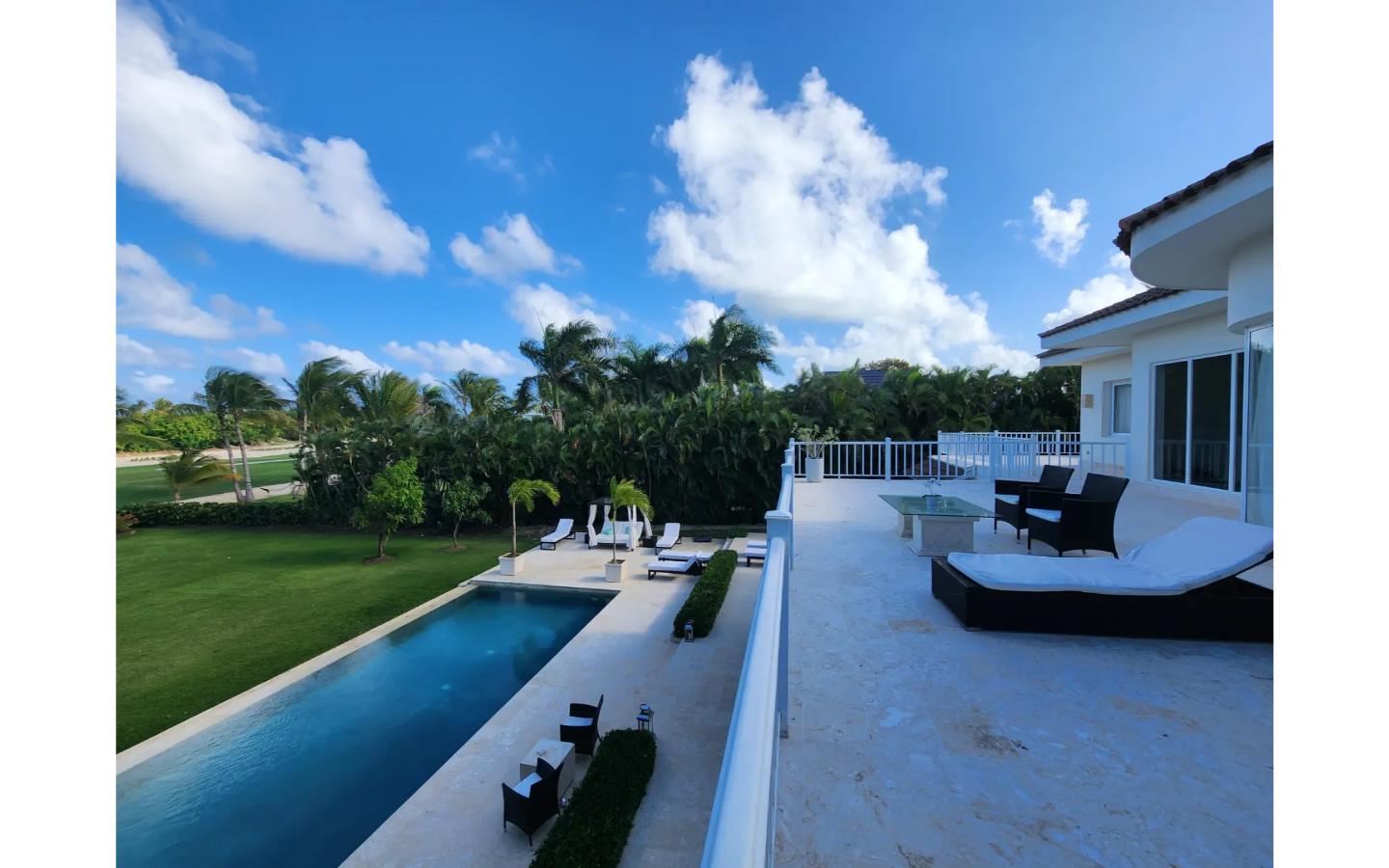 Id-3005 Eight Bedroom Villa For Sale In Punta Cana Resort & Club — photo 1