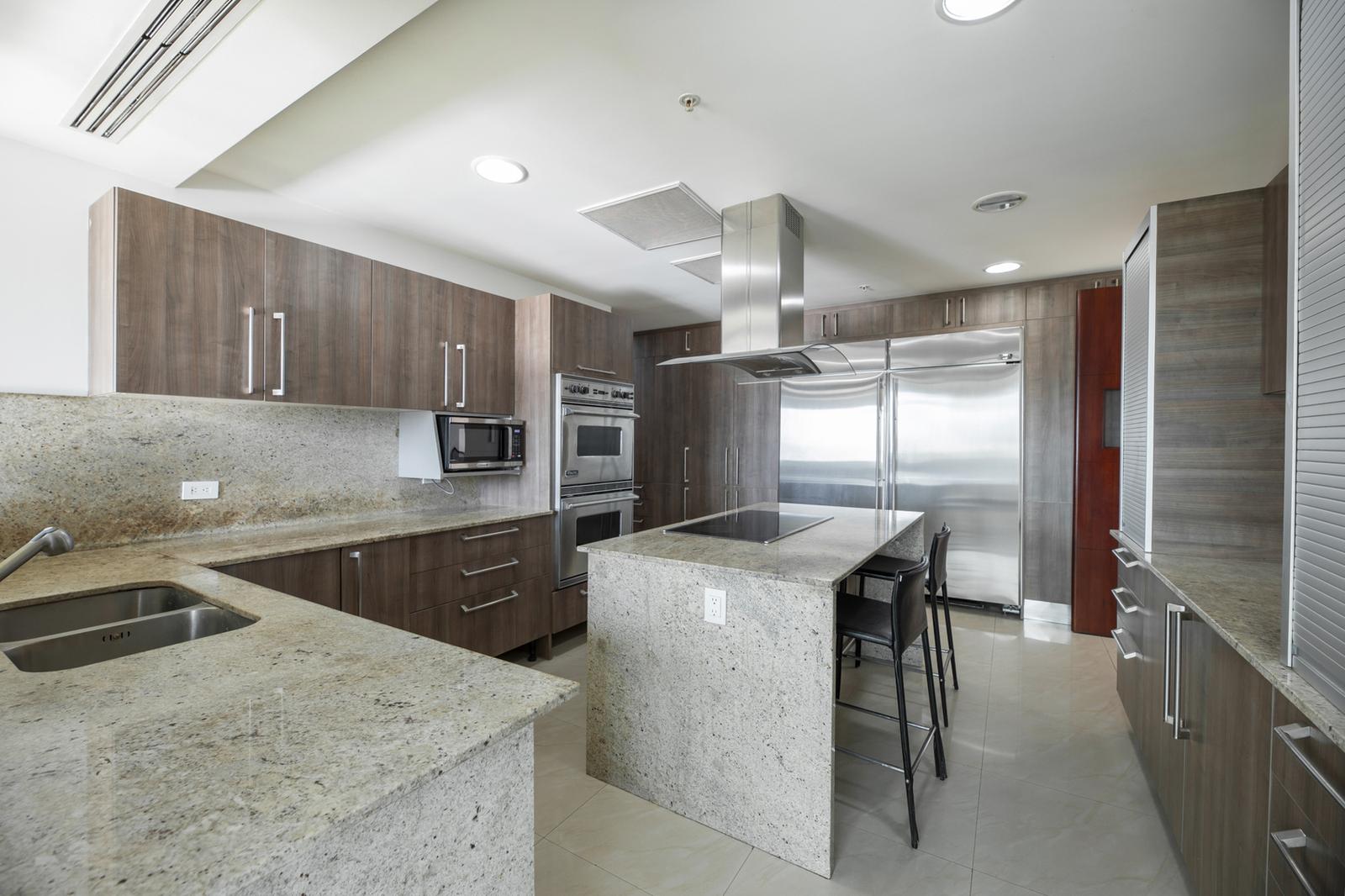 3 Bedroom Residence for Sale, Central Park, Escazu, Costa Rica — photo 5
