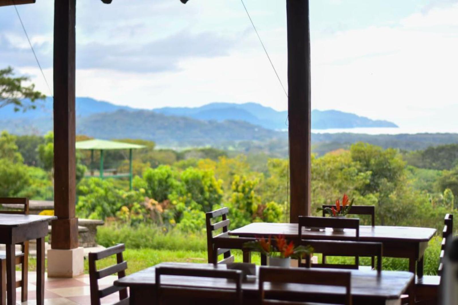 6 Cabin Boutique Villa Resort for Sale, Jaco, Puntarenas, Costa Rica — photo 1
