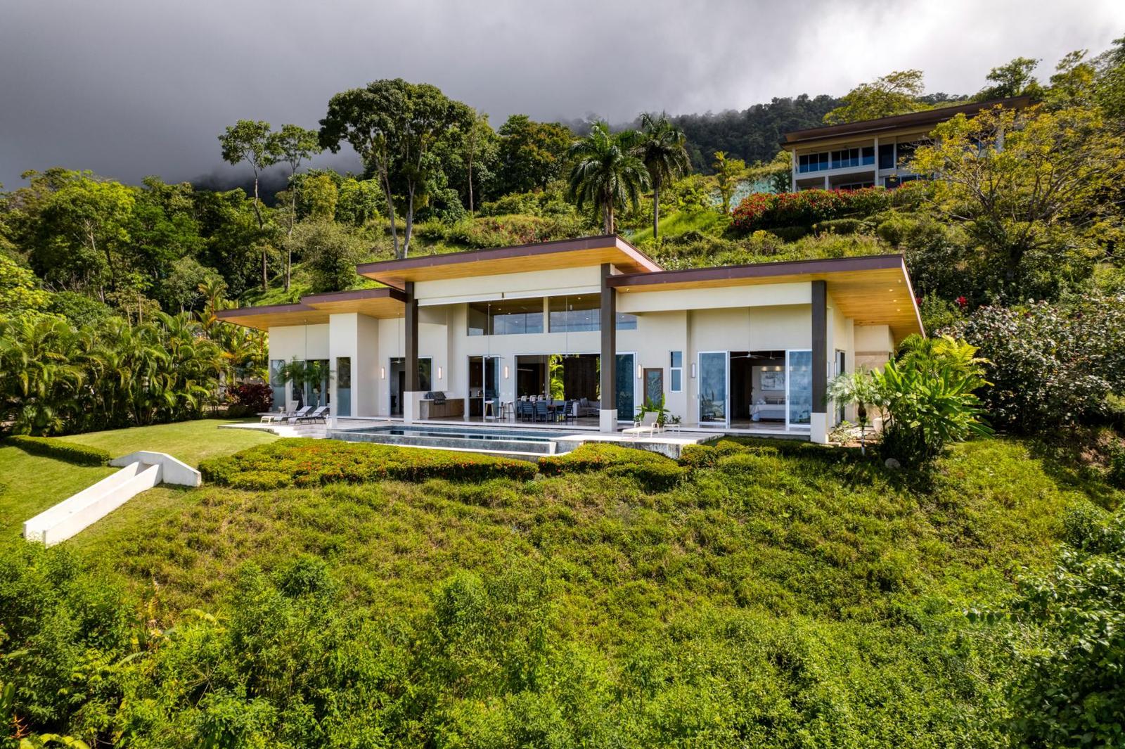 3 Bedroom Ocean-View Luxury Home for Sale, Bella Vista Estate, Dominical, Bahia Ballena, Puntarenas, Costa Rica — photo 1