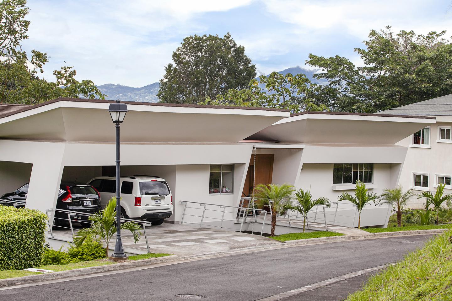 4 Bedroom House for Sale, Hacienda El Gregal, Curridabat, San Jose, Costa Rica — photo 1