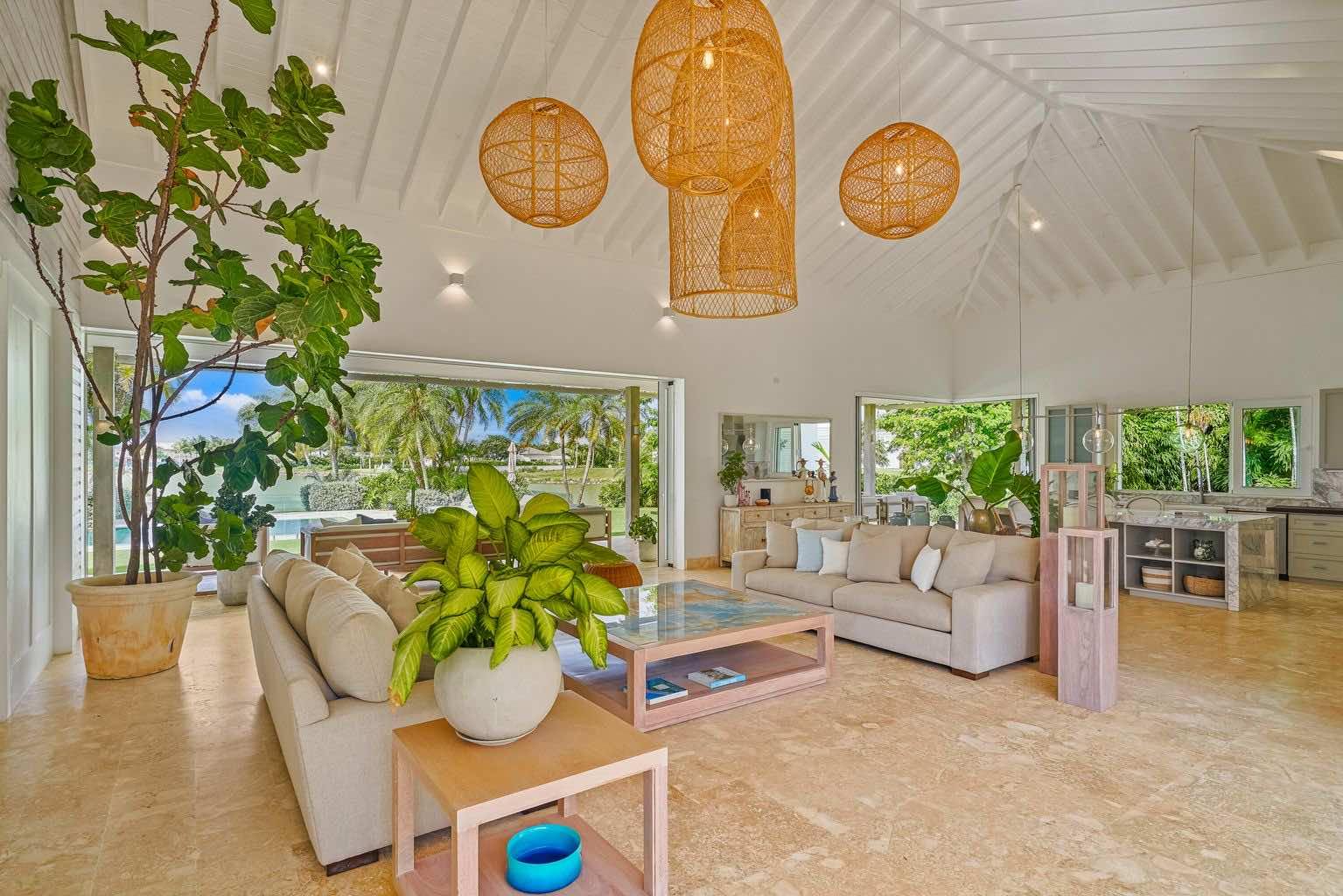 Exquisite 5-bedroom Villa Overlooking The Golf Course In Casa De — photo 1