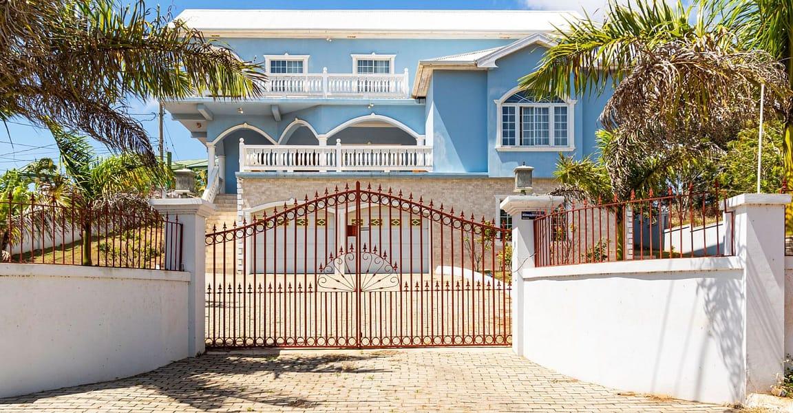 7 Bedroom House for Sale, Junction, Saint Elizabeth, Jamaica — photo 1