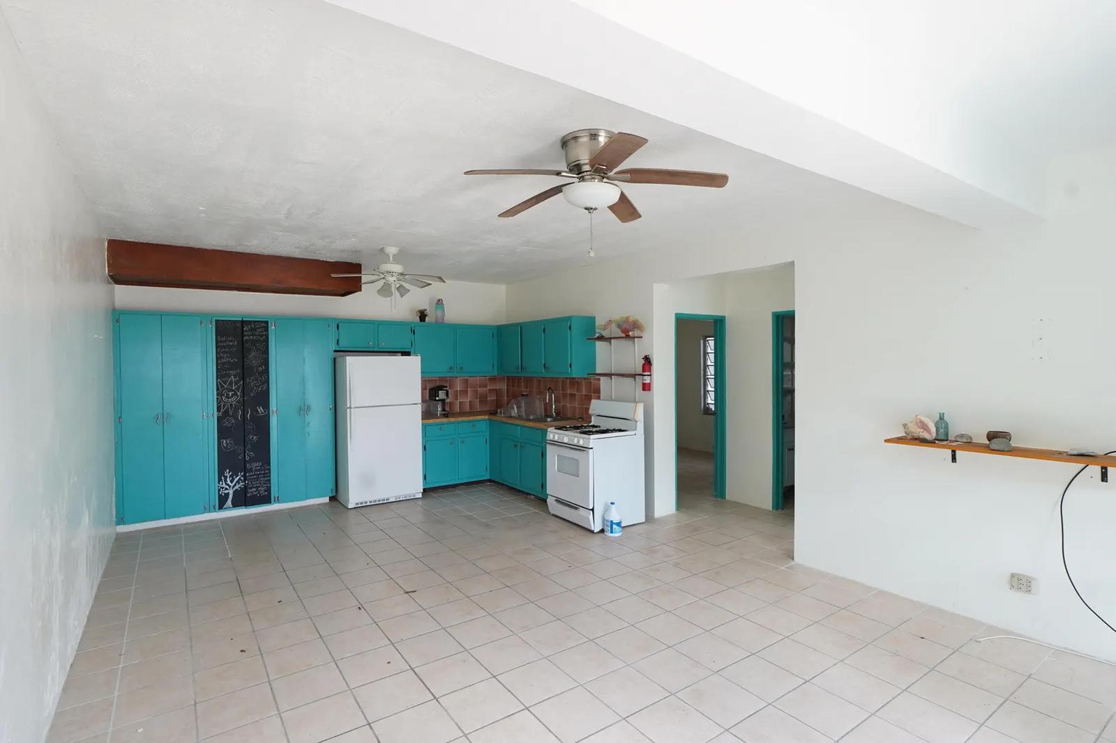 2 Beds 1 Bath Apartment in Quarter Little Northside — photo 3