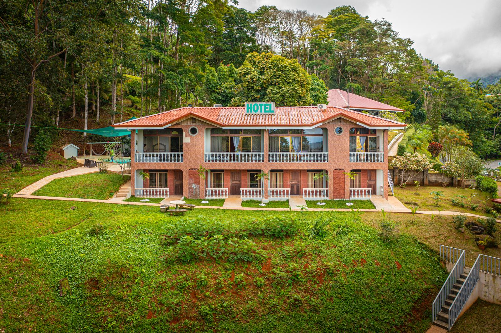 14 Bedroom Boutique Hotel and Villa Complex for Sale, Tinamastes, San Jose Province, Costa Rica — photo 2