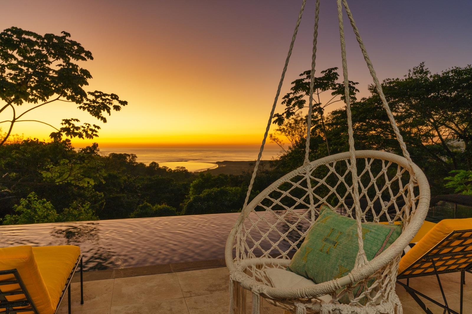 11 Bedroom Home for Sale, Uvita, Bahia Ballena, Puntarenas, Costa Rica — photo 1
