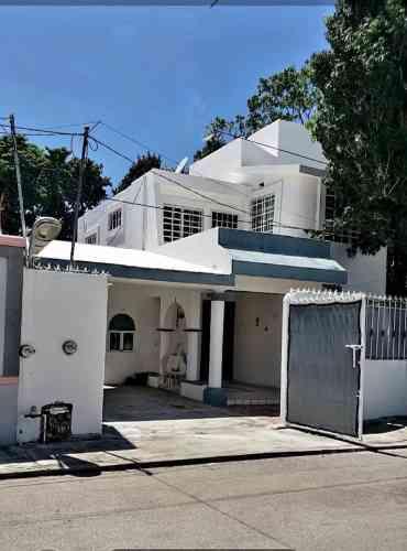 Central and Spacious House for Sale in Playa Del Carmen — photo 2