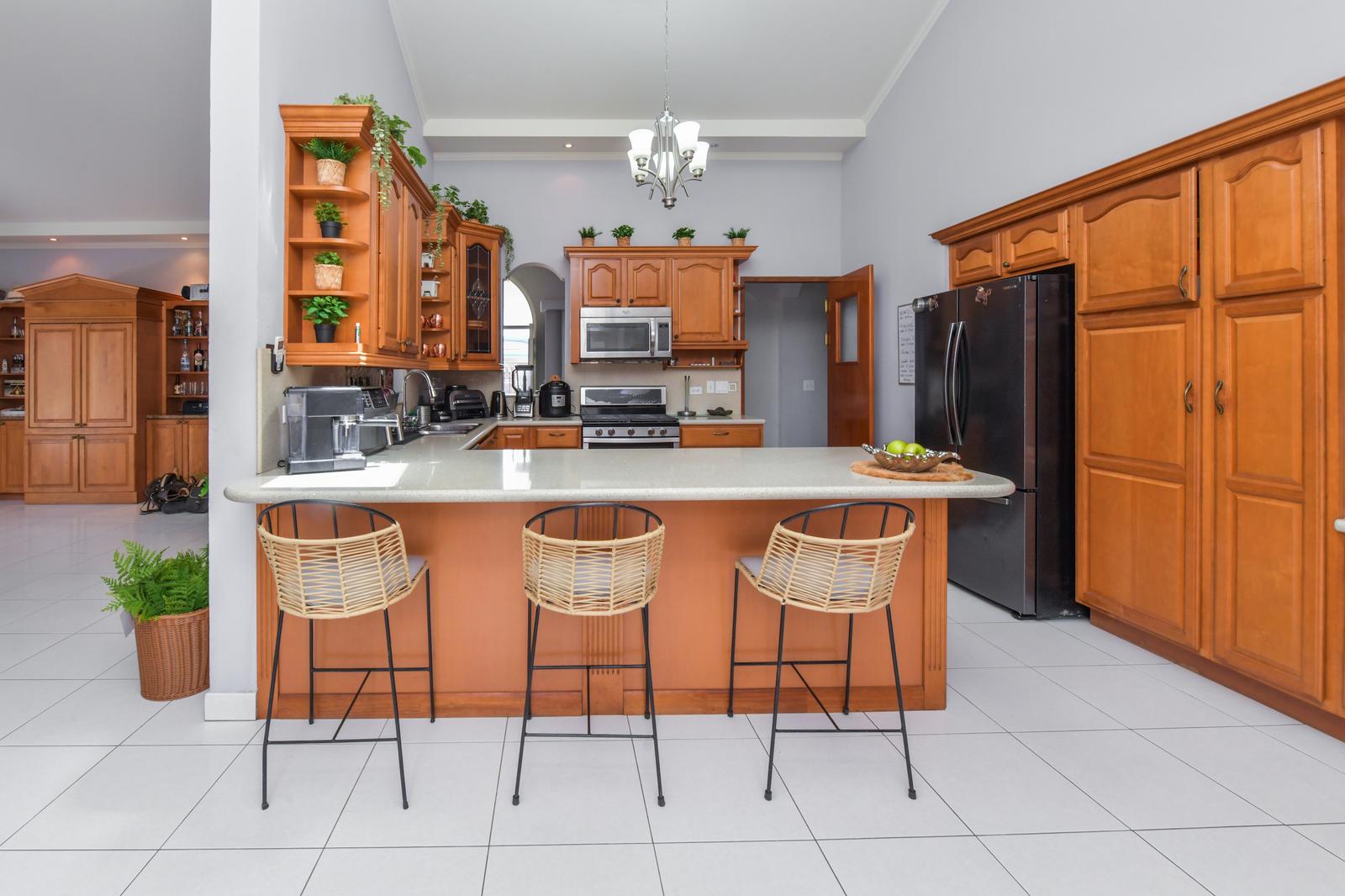 7 Bedroom House for Sale in Oranjestad, Aruba — photo 4