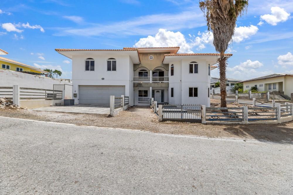 Cas Grandi – Spacious fixer-upper with apartment in a quiet location — photo 2