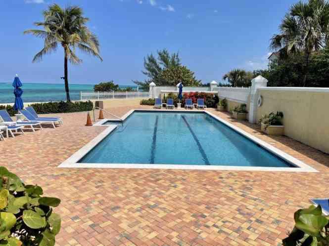 Beachfront Condo - Caves Point — photo 2