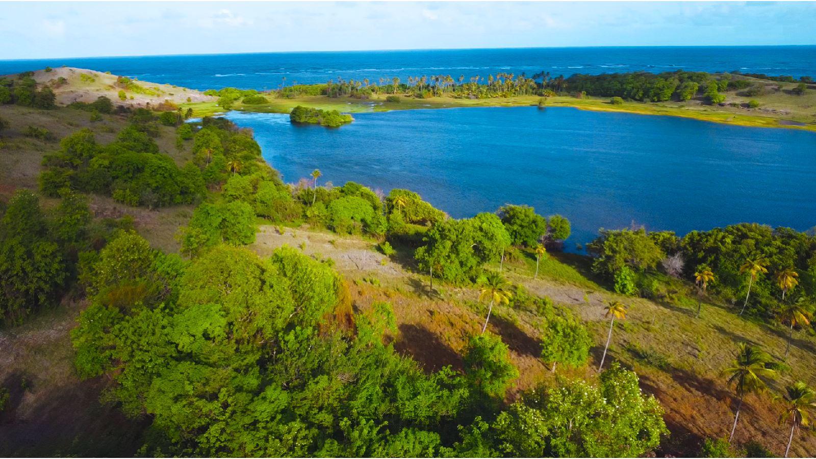 Rare Oceanfront Development Opportunity with Natural Pond – Savannes Bay, Micoud, Saint Lucia — photo 5