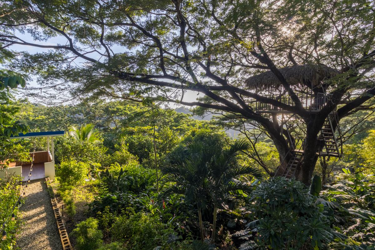 5 Bedroom Home for Sale in Santiago, Santa Teresa, Costa Rica — photo 2