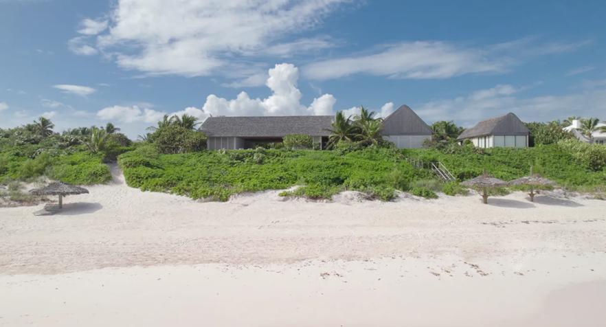 House on a Dune — photo 3