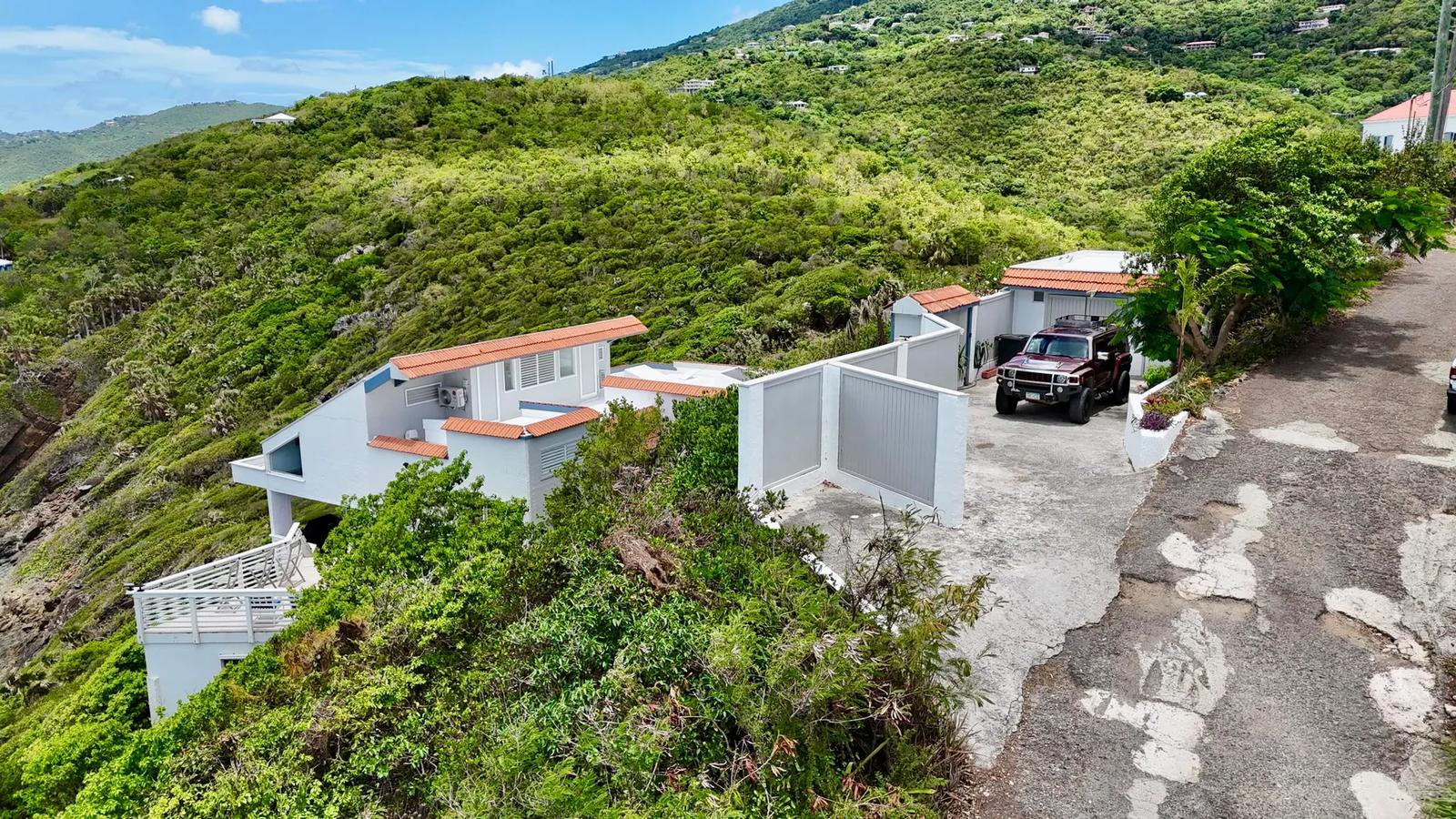 6 Bed, 5 Bath Waterfront Villa with Magens Bay Views — photo 4