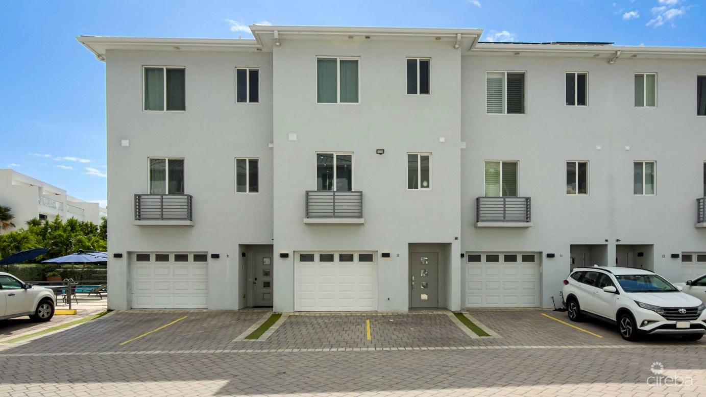 Parklane Living Townhouse in George Town, Cayman Islands — photo 5