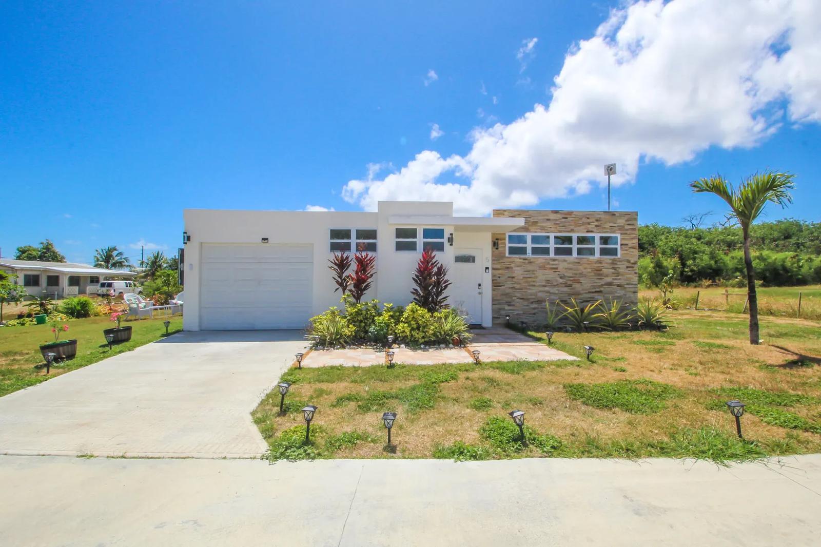 3 Bed 2 Bath Single Family Home in Christiansted — photo 1