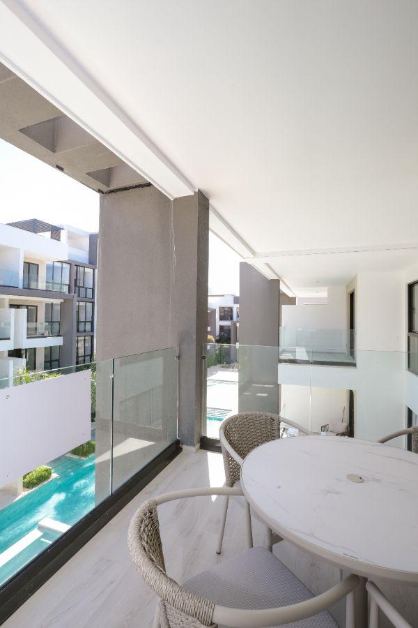 Beachfront Investment Opportunity with Private Beach – Turnkey 1-Bedroom Unit — photo 3