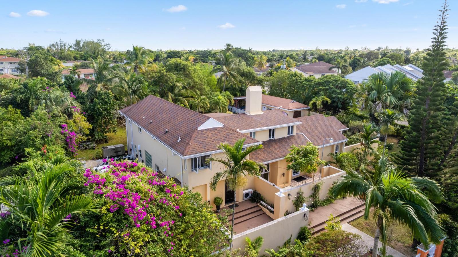 5 Bedroom Residence for sale in Nassau / New Providence, The Bahamas — photo 1