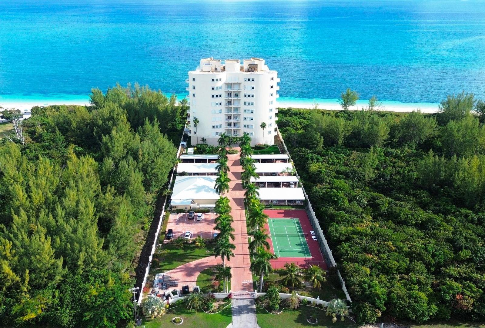 Apartment for sale - CORAL BEACH CONDOMINIUMS in Grand Bahama, The Bahamas — photo 1