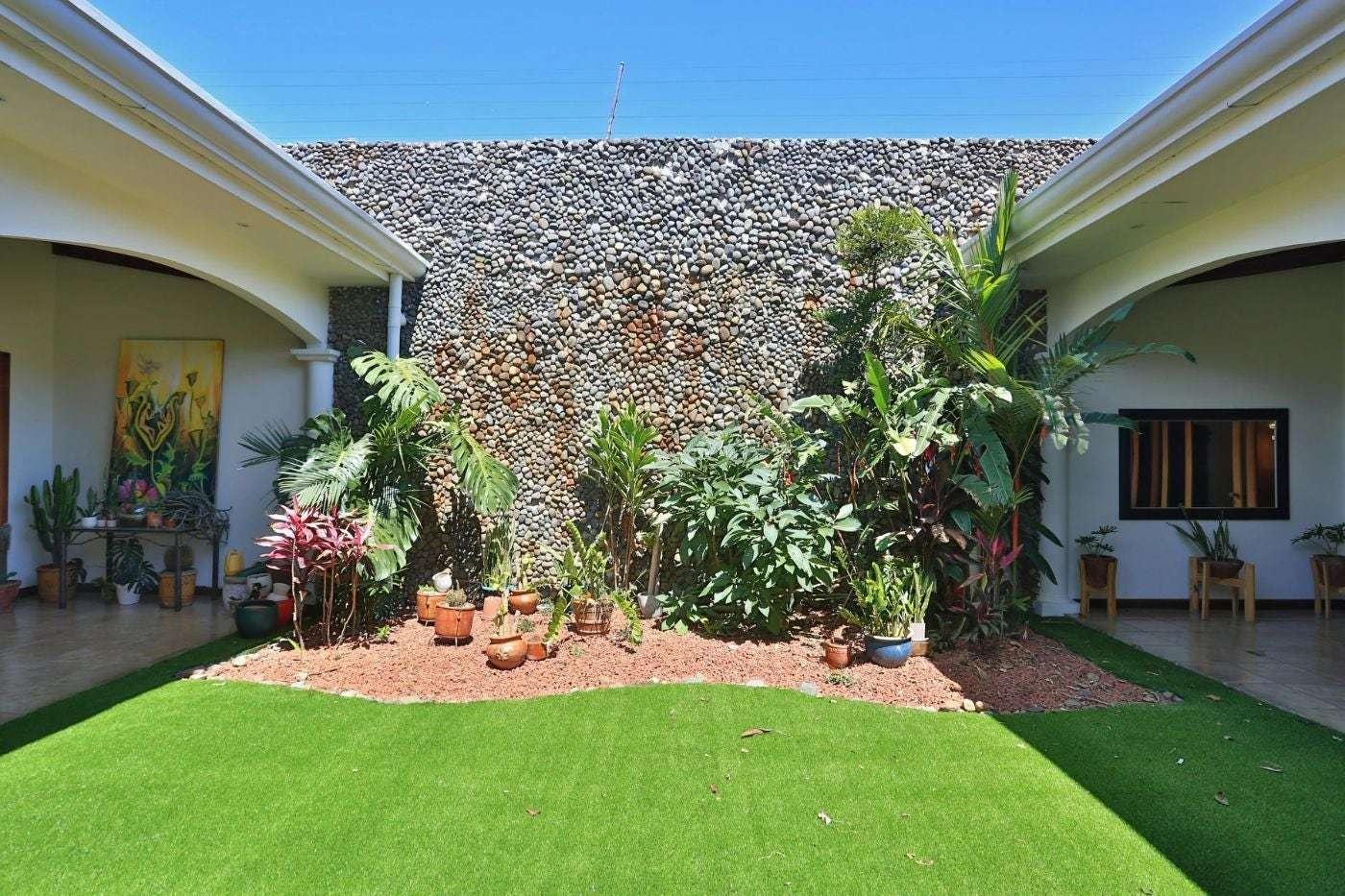 4 Bedroom Home for Sale, Trejos Montealegre, Escazu, San Jose, Costa Rica — photo 3
