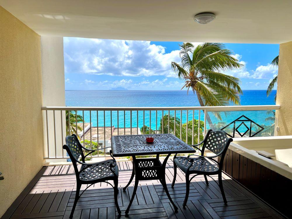 Sapphire Beach Club - Studio For Sale in Cupecoy, St. Maarten — photo 1