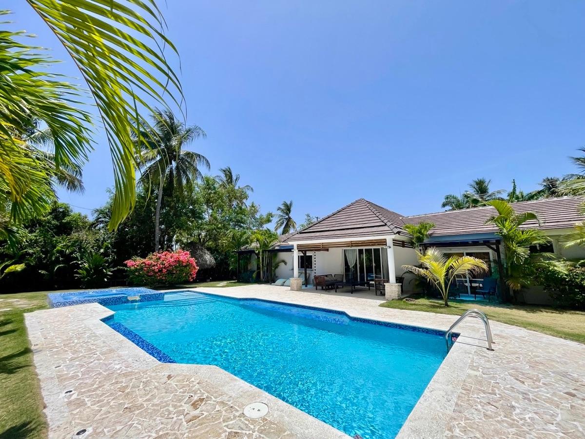 Exceptional 9-Bedroom Villa Near the Beach in Escondido Bay — photo 2