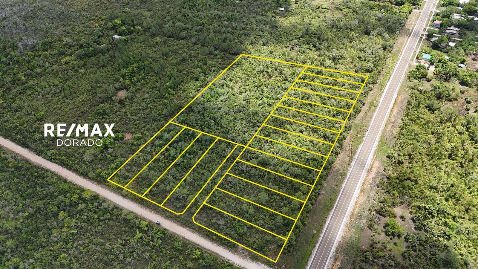 Spacious highway frontage lots, affordable payments, Coastal Highway Belize! — photo 3