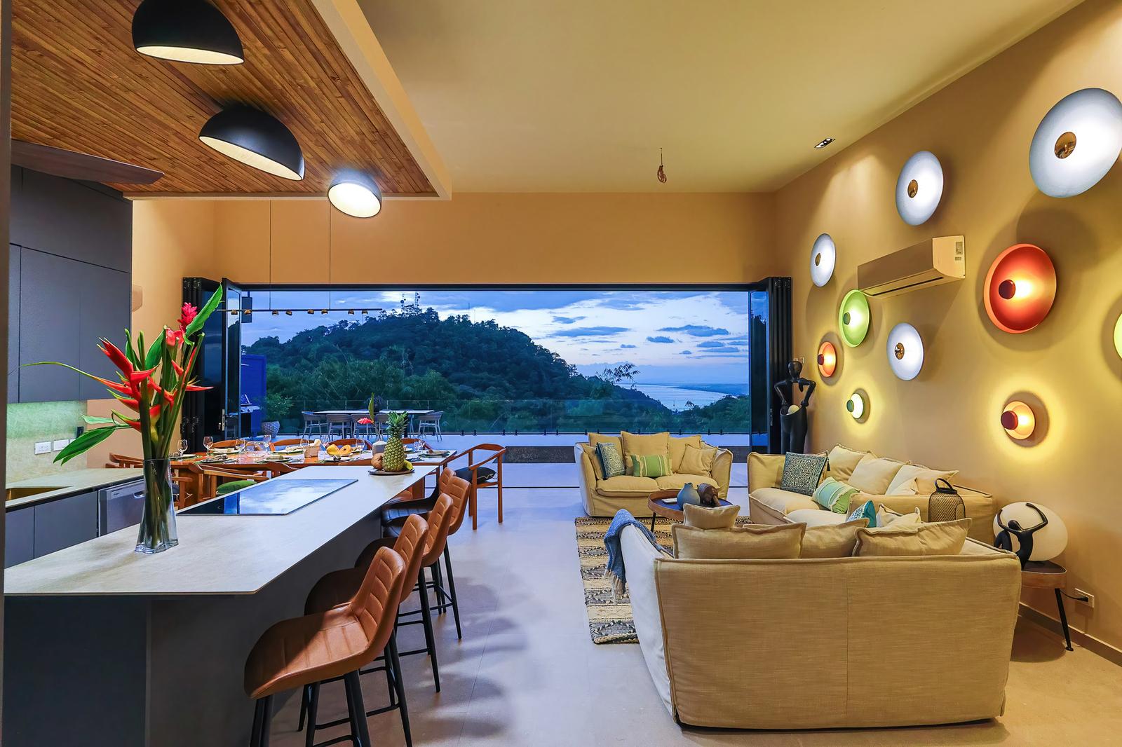 5 Bedroom Luxury Home for Sale, Manuel Antonio, Puntarenas, Costa Rica — photo 3