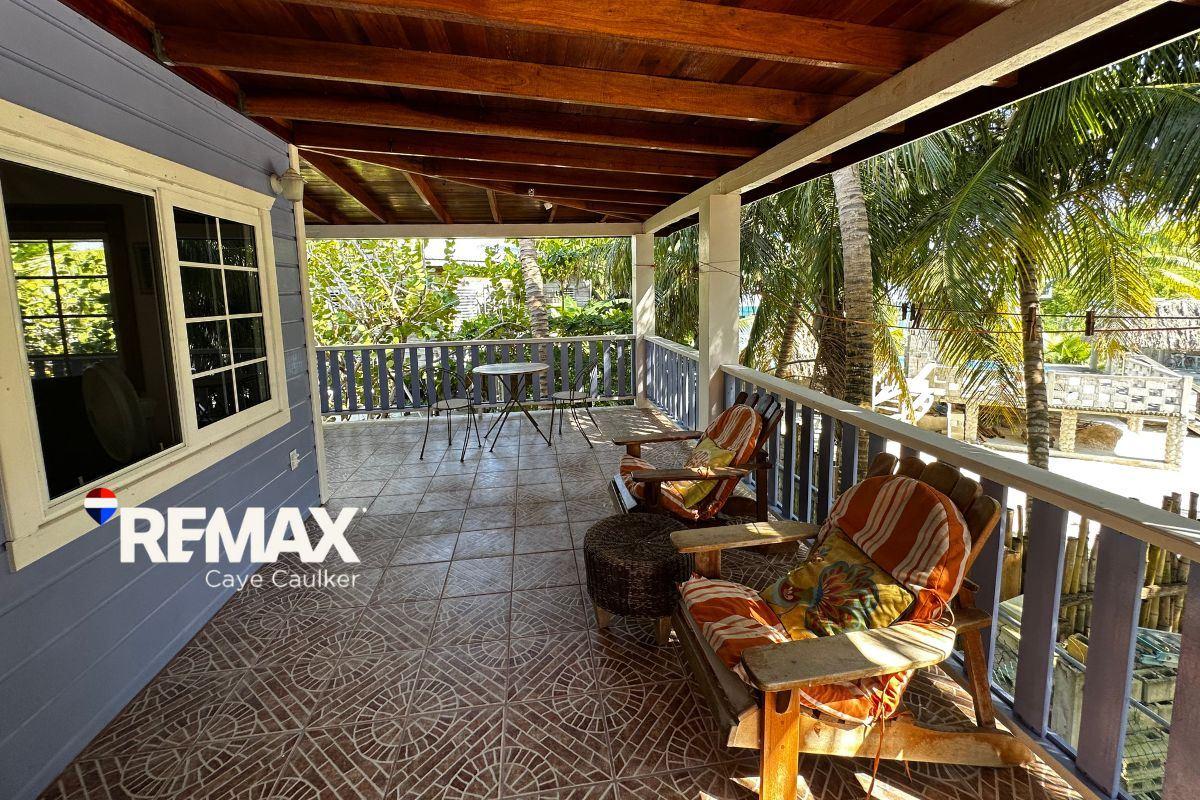 STUNNING HOME WITH POOL IN CAYE CAULKER — photo 3
