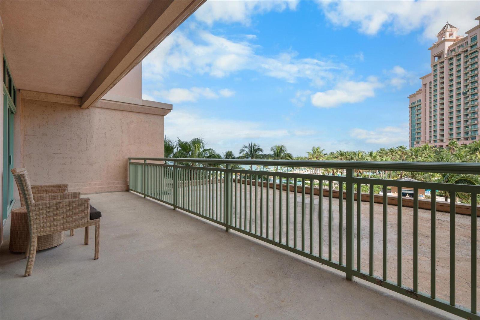 3 bedroom Apartment for sale - THE REEF RESIDENCES — photo 1